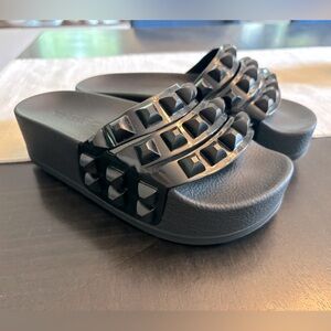 Carmen Sol jelly platform slides in black size 6.5